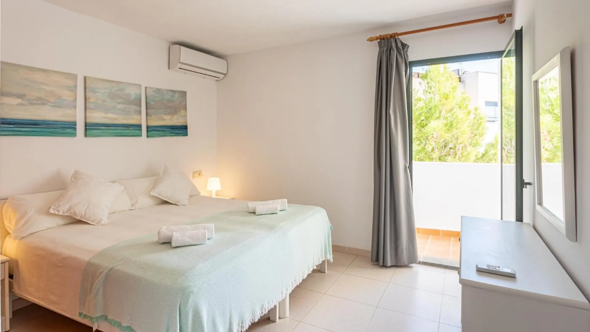 Apartamentos Es Dolc Colonia de Sant Jordi
